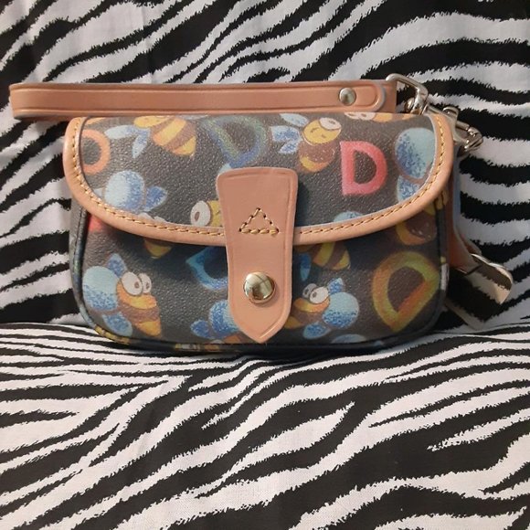 VINTAGE, RARE, RETIRED, DOONEY & BOURKE Gray Bumble Bee Wristlet- Wear two ways! - Picture 1 of 10